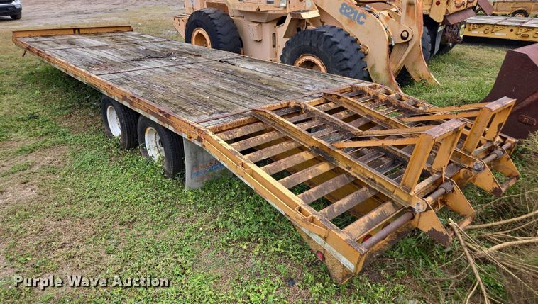 image for item DU2582 2002 Rolls Rite equipment trailer