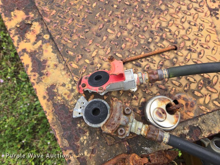 image for item DU2582 2002 Rolls Rite equipment trailer