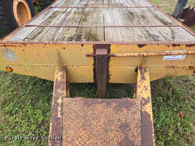 image for item DU2582 2002 Rolls Rite equipment trailer