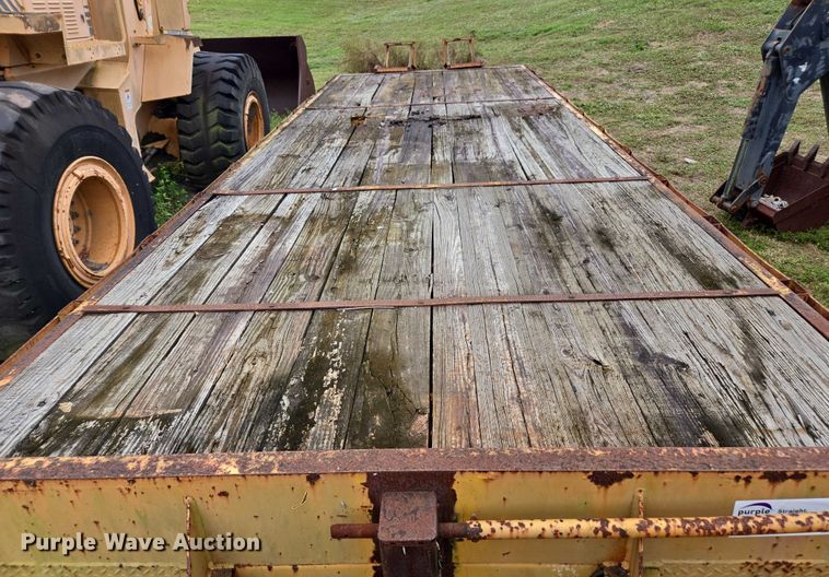 image for item DU2582 2002 Rolls Rite equipment trailer