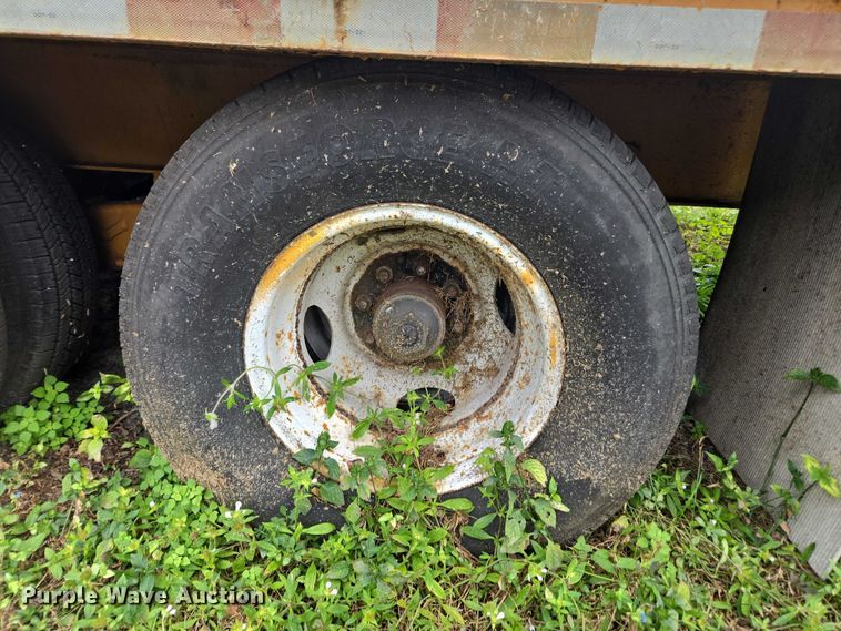 image for item DU2582 2002 Rolls Rite equipment trailer