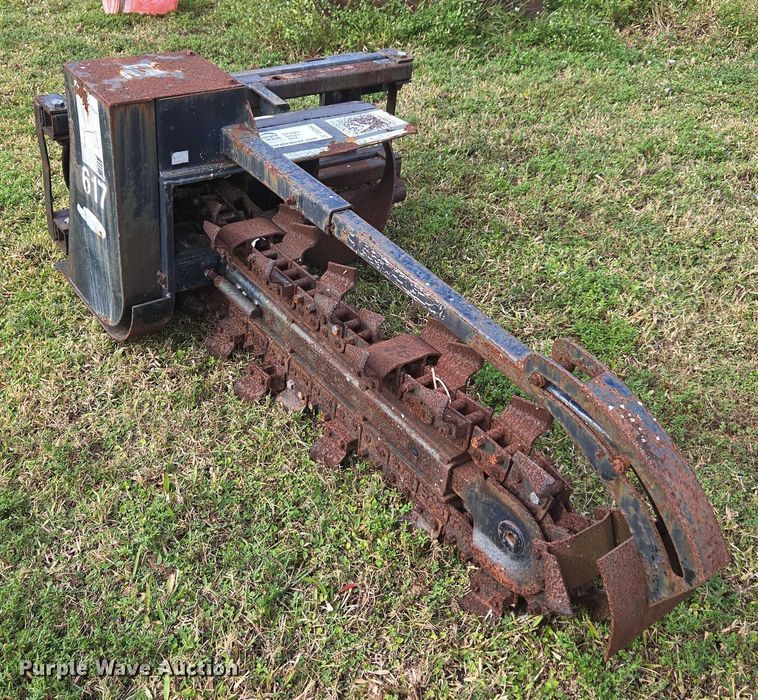 image for item DU2584 Bradco 617 skid steer trencher