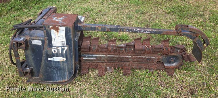 image for item DU2584 Bradco 617 skid steer trencher