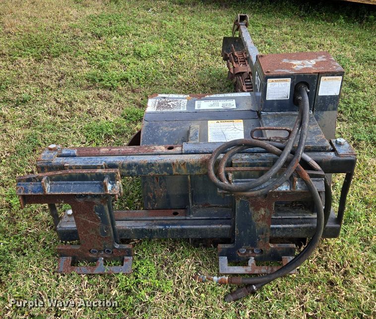 image for item DU2584 Bradco 617 skid steer trencher