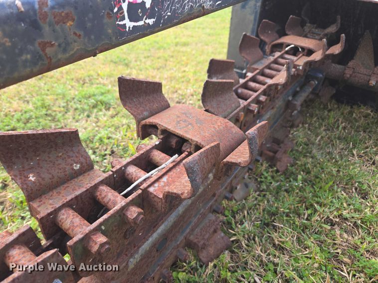 image for item DU2584 Bradco 617 skid steer trencher