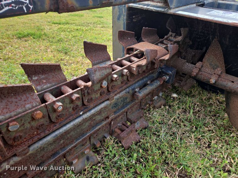 image for item DU2584 Bradco 617 skid steer trencher