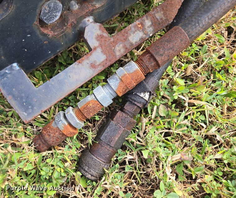 image for item DU2584 Bradco 617 skid steer trencher