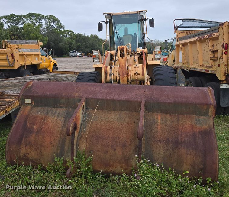 image for item DU2585 2001 Case 821C wheel loader