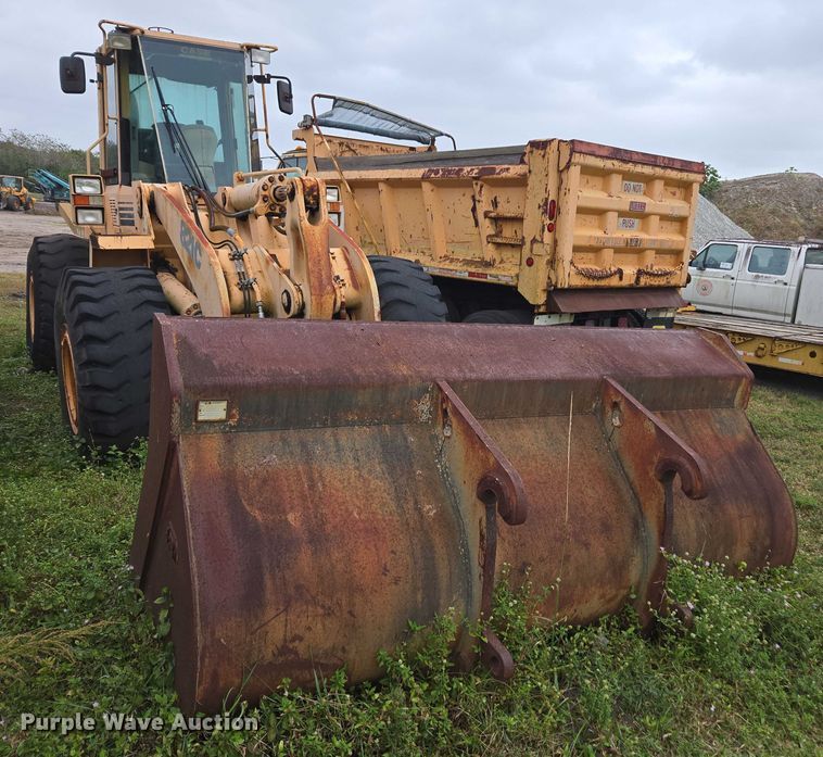 image for item DU2585 2001 Case 821C wheel loader