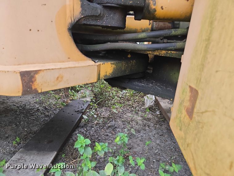 image for item DU2585 2001 Case 821C wheel loader