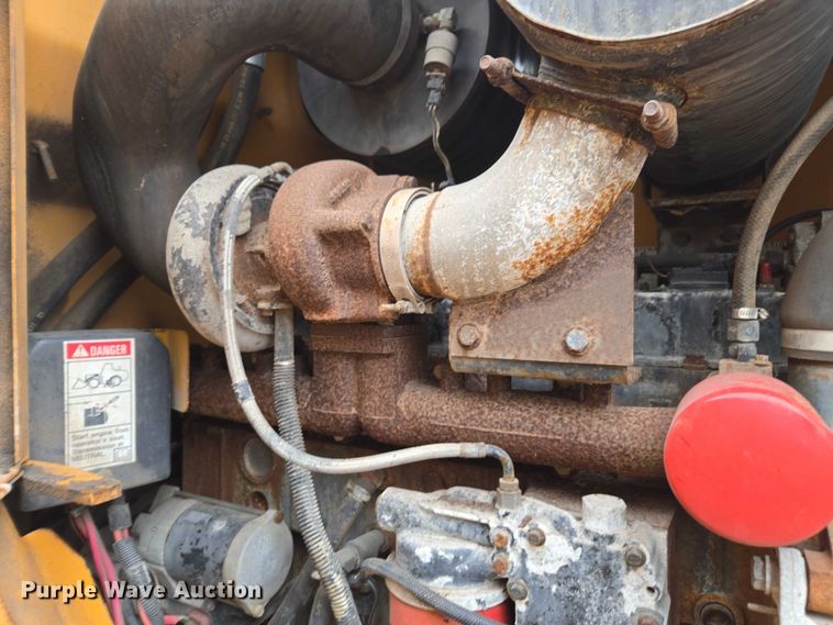 image for item DU2585 2001 Case 821C wheel loader