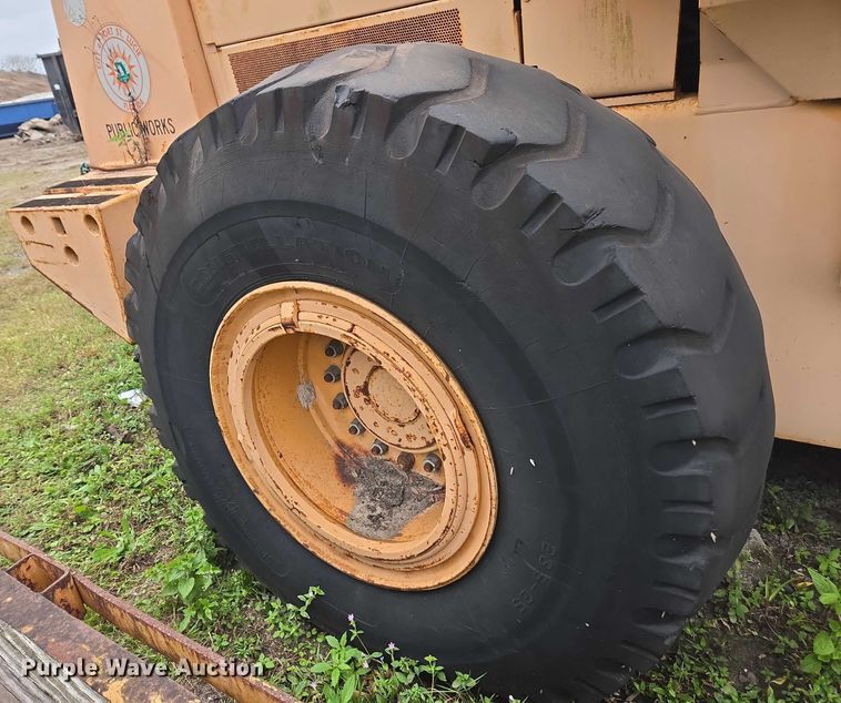 image for item DU2585 2001 Case 821C wheel loader