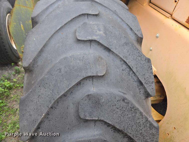 image for item DU2585 2001 Case 821C wheel loader