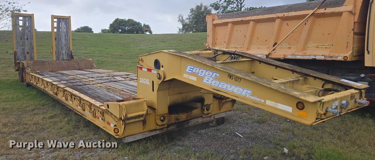 image for item DU2587 2007 Eager Beaver lowboy equipment trailer