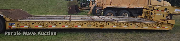 image for item DU2587 2007 Eager Beaver lowboy equipment trailer
