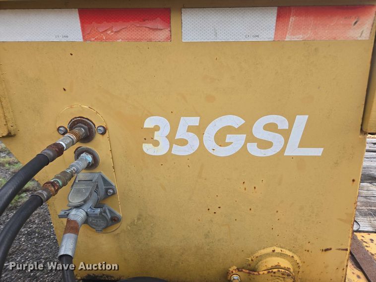 image for item DU2587 2007 Eager Beaver lowboy equipment trailer