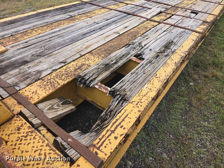 image for item DU2587 2007 Eager Beaver lowboy equipment trailer