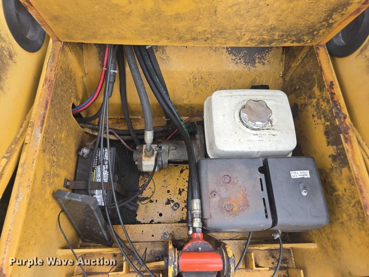 image for item DU2587 2007 Eager Beaver lowboy equipment trailer