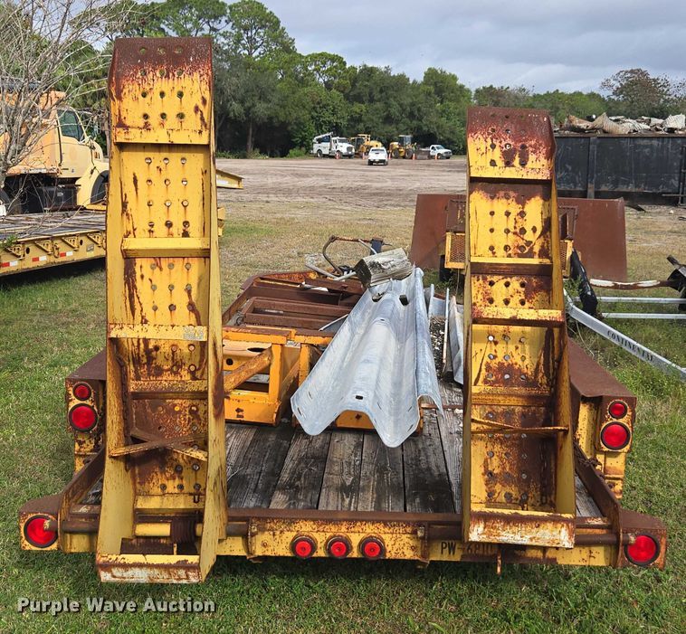 image for item DU2588 2002 Belshe WB-12 equipment trailer