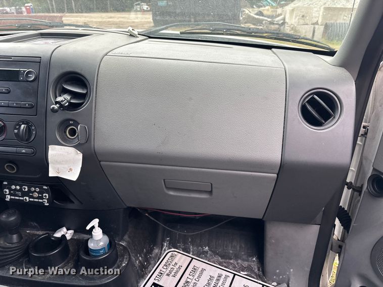 image for item DU2589 2006 Ford F150 Ext. Cab pickup truck