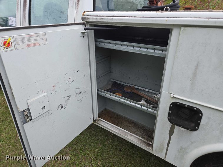 image for item DU2594 1996 Ford F350 Crew Cab utility bed pickup truck