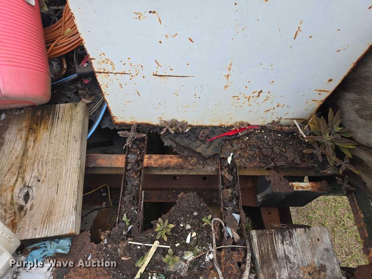 image for item DU2594 1996 Ford F350 Crew Cab utility bed pickup truck