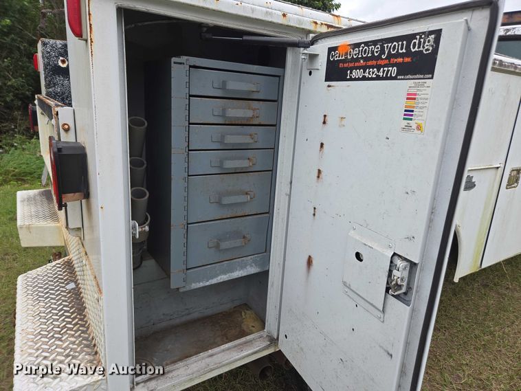 image for item DU2594 1996 Ford F350 Crew Cab utility bed pickup truck