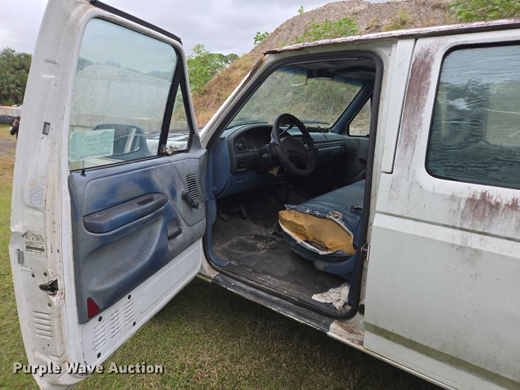 image for item DU2594 1996 Ford F350 Crew Cab utility bed pickup truck