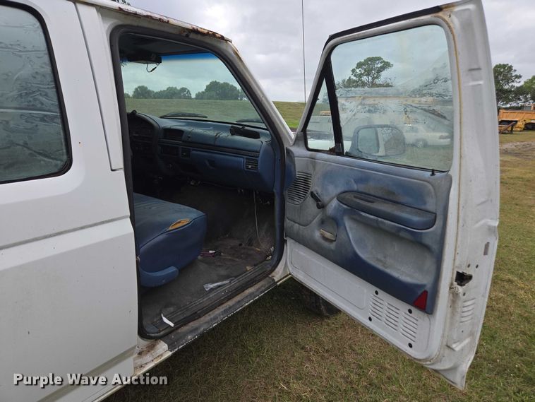 image for item DU2594 1996 Ford F350 Crew Cab utility bed pickup truck