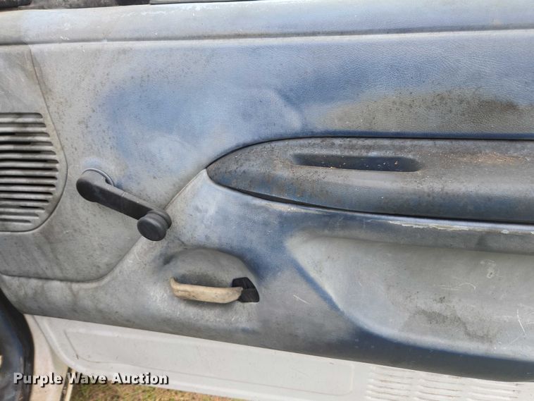 image for item DU2594 1996 Ford F350 Crew Cab utility bed pickup truck