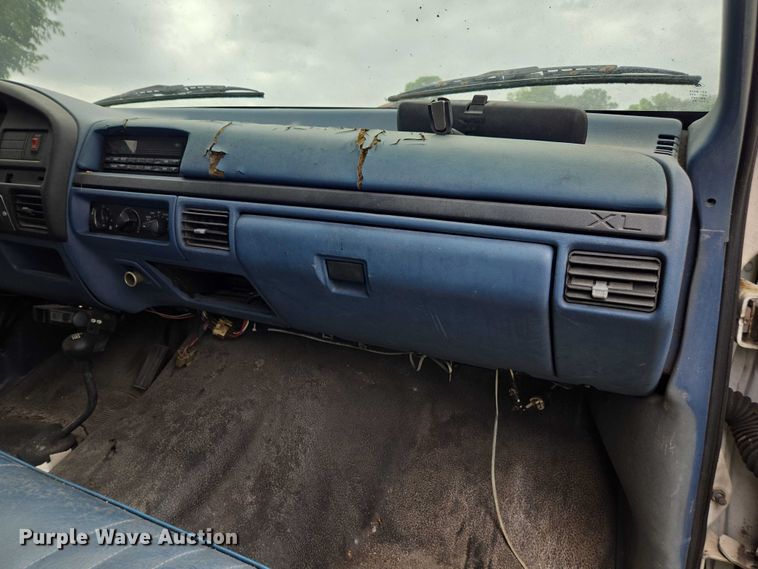 image for item DU2594 1996 Ford F350 Crew Cab utility bed pickup truck