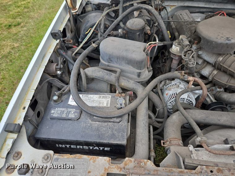 image for item DU2594 1996 Ford F350 Crew Cab utility bed pickup truck