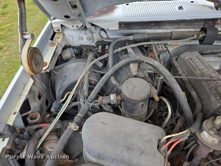 image for item DU2594 1996 Ford F350 Crew Cab utility bed pickup truck