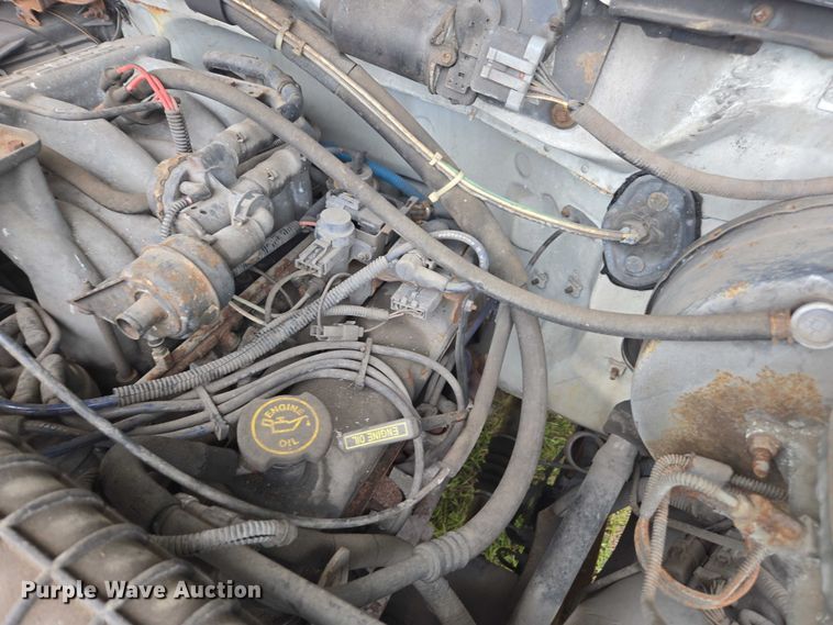 image for item DU2594 1996 Ford F350 Crew Cab utility bed pickup truck