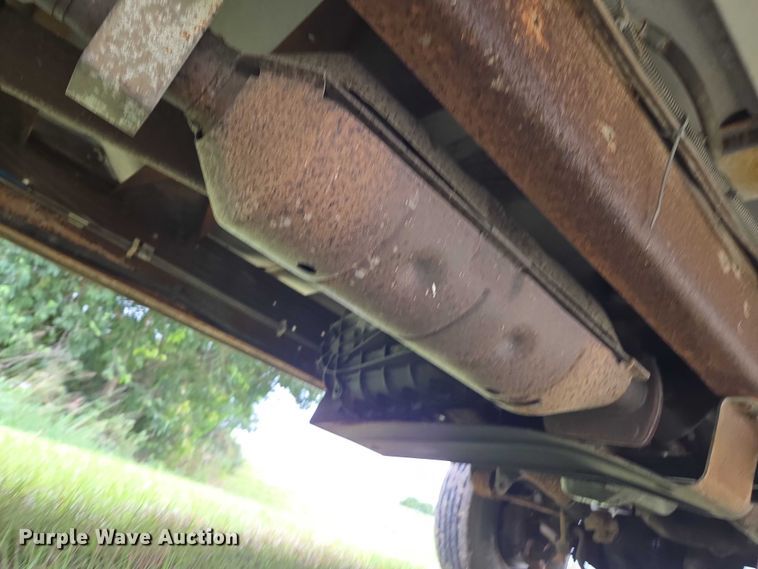 image for item DU2594 1996 Ford F350 Crew Cab utility bed pickup truck