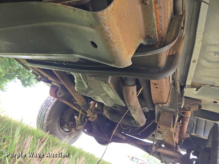 image for item DU2594 1996 Ford F350 Crew Cab utility bed pickup truck