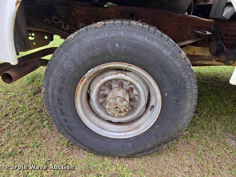 image for item DU2594 1996 Ford F350 Crew Cab utility bed pickup truck