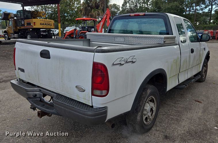 image for item DU2595 2003 Ford F150 XL pickup truck