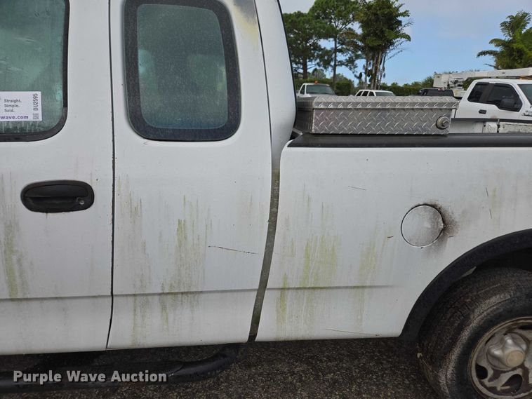 image for item DU2595 2003 Ford F150 XL pickup truck