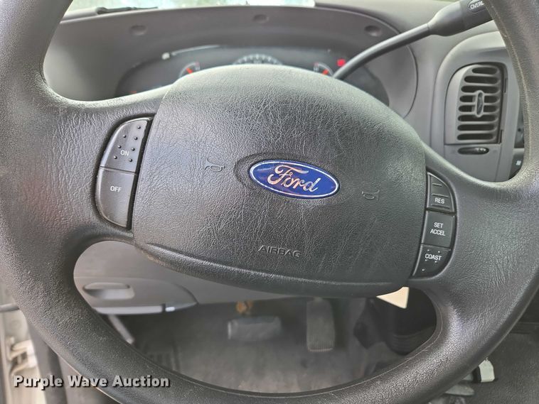 image for item DU2595 2003 Ford F150 XL pickup truck