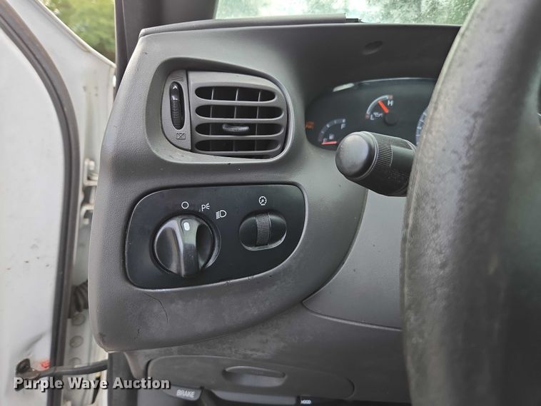 image for item DU2595 2003 Ford F150 XL pickup truck