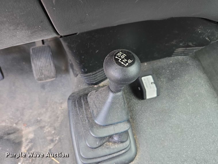 image for item DU2595 2003 Ford F150 XL pickup truck