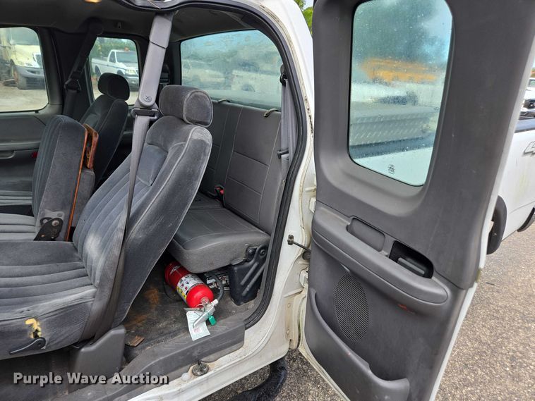 image for item DU2595 2003 Ford F150 XL pickup truck