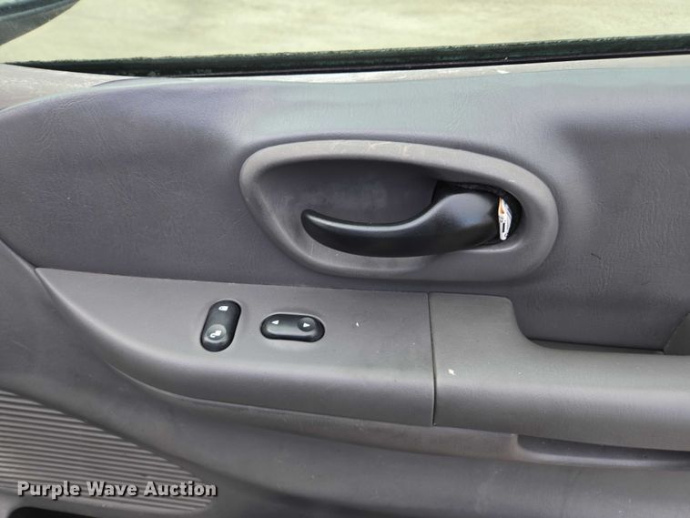 image for item DU2595 2003 Ford F150 XL pickup truck