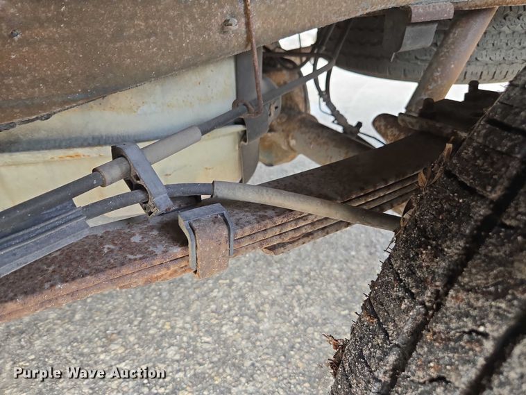 image for item DU2595 2003 Ford F150 XL pickup truck