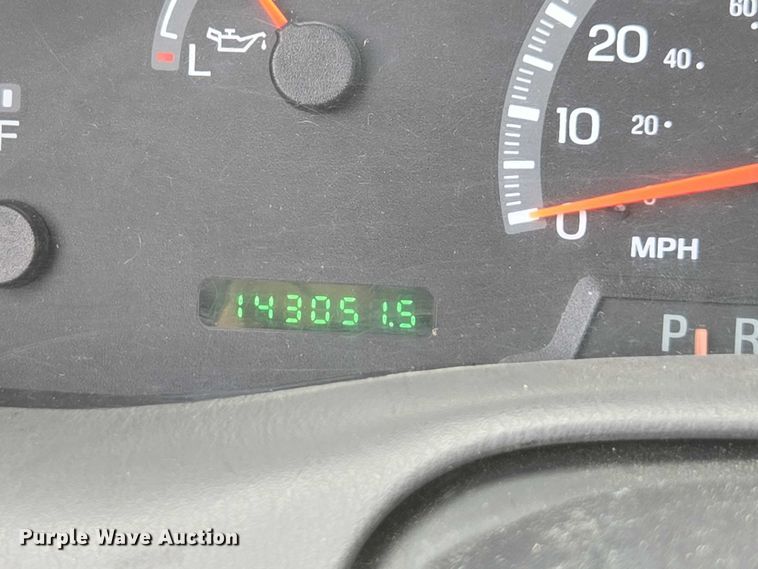 image for item DU2595 2003 Ford F150 XL pickup truck