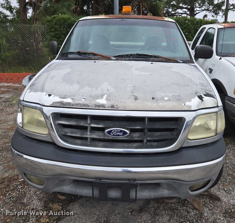 image for item DU2596 2002 Ford F150 XL pickup truck