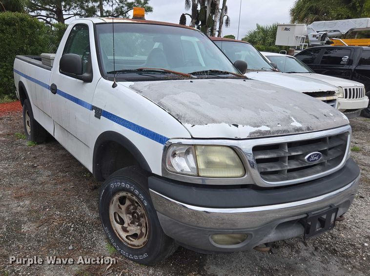 image for item DU2596 2002 Ford F150 XL pickup truck