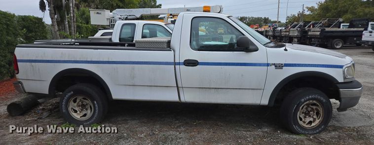 image for item DU2596 2002 Ford F150 XL pickup truck