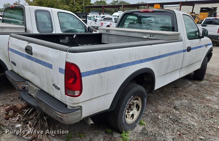 image for item DU2596 2002 Ford F150 XL pickup truck